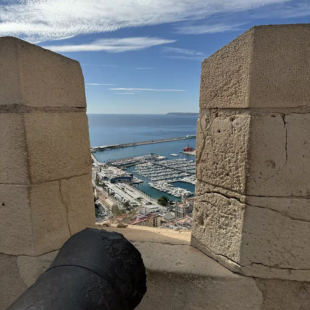 alicante-kilatas-a-varbol-a-varosra